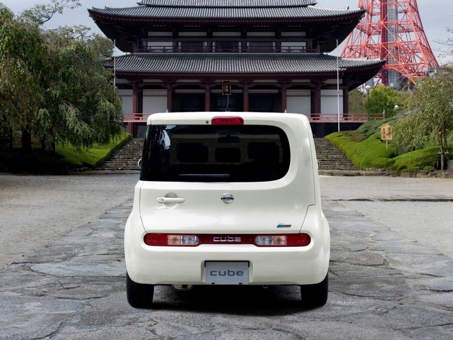  Nissan Cube 2008 года  (JP) (фото 10 из 20)
